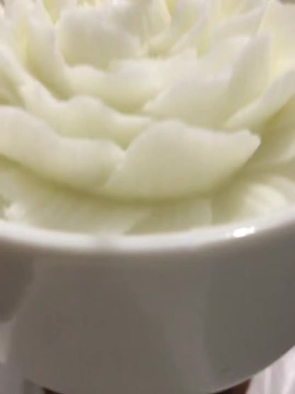 Luxurious Soy Wax Aromatherapy Candle - 5.3oz Camellia & Gardenia Scent